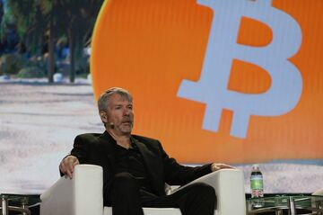 ビットコイン保有で評価される米企業、その現実
