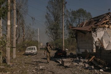 ロシアがウクライナの弾薬庫を攻撃、少なくとも37人死亡
