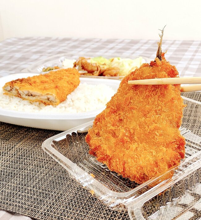 「やるじゃん!」「本当に世界一うまい」ほっともっとの“よくばりすぎる弁当”おかず2種盛りでまんぞく感がスゴい!「アツアツでした」