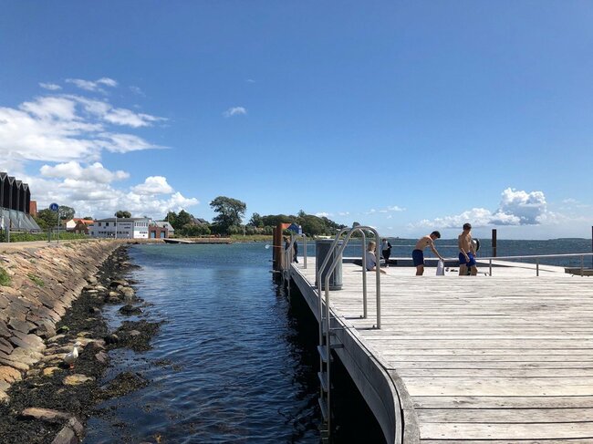 Harbor bath