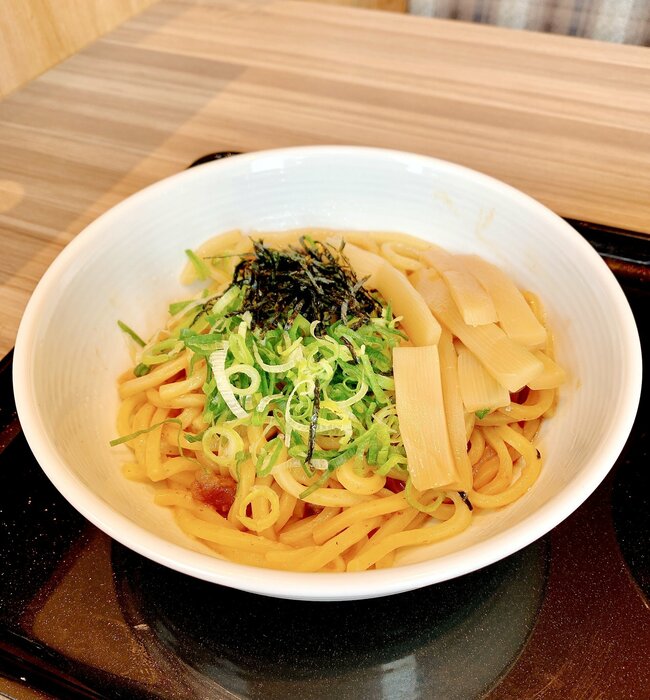 「禁断のW炭水化物」「背徳すぎだろオイ」吉野家の“よくばりセット”1100kcal超えでボリューム感がハンパない！「カロリー度外視の最高なやつ」