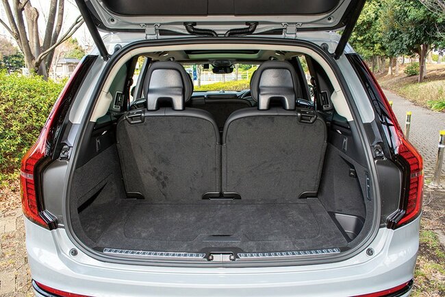 ボルボXC90 ウルトラT8 AWD PHEV荷室