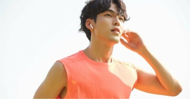 ランニングする男性のイメージ