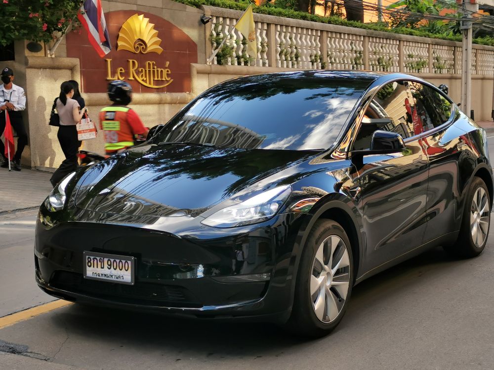 最悪、失明します...クルマのドレスアップで絶対NGな「意外なモノ」とは？