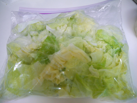 体力回復に役立つビタミンEがたっぷり!<br />激ウマ薬膳ヘルシー小鍋「たっぷり黒ごま鍋」<br />
