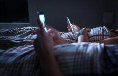 認知症の発症リスク上昇か、6時間以下の睡眠で　調査研究