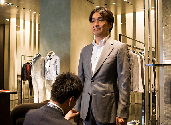 心地よいフィット感が スーツを脱ぎたくない という感覚にさせる Six Fashion ダイヤモンド オンライン