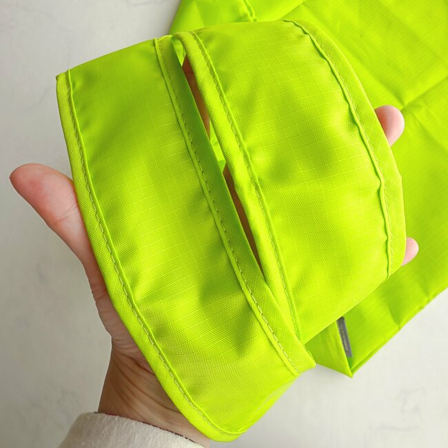 「耐荷重20kgってすごい！」3COINSの“大容量エコバッグ”が優秀すぎる！「調味料や重いものも安心」「買い物に大活躍です」