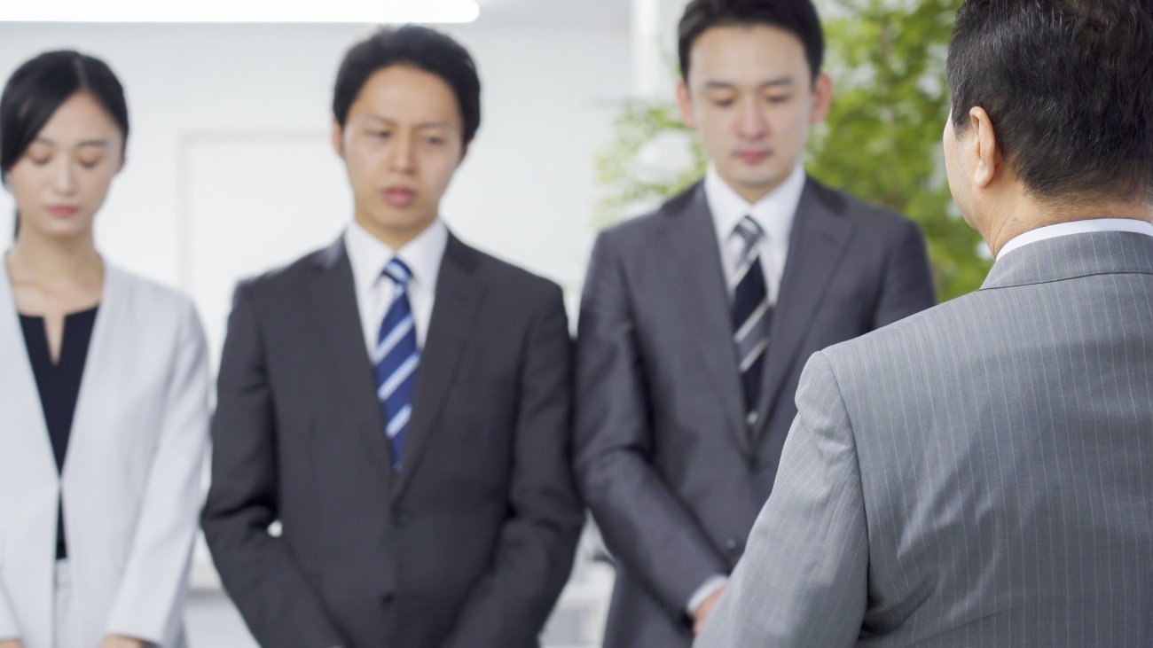 職場の人間関係が壊れる人がやっているNG行動・ワースト1