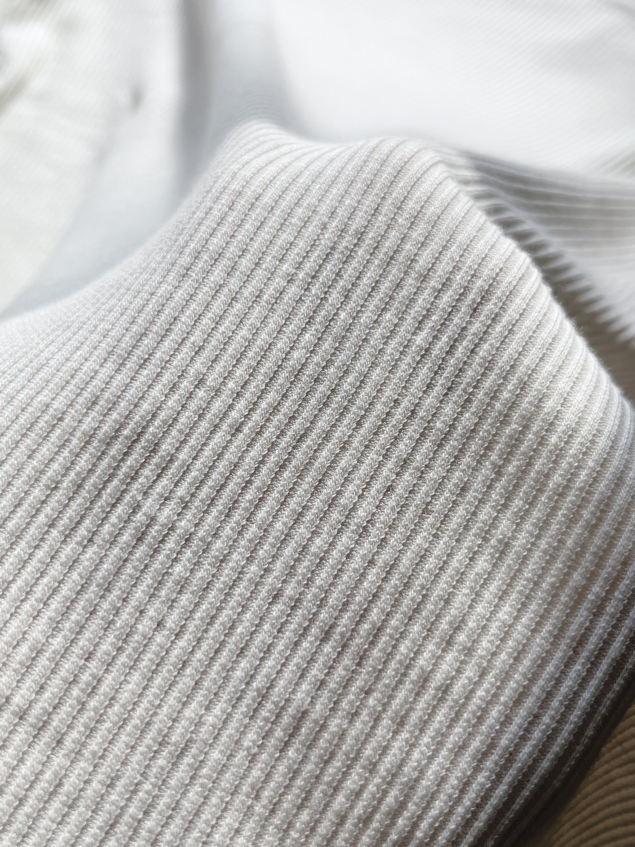 「着心地良しコスパも良し」無印良品の“着回しトップス”が1990円とは思えない活躍っぷり!「着痩せします」「色違いを2着買い足しました」