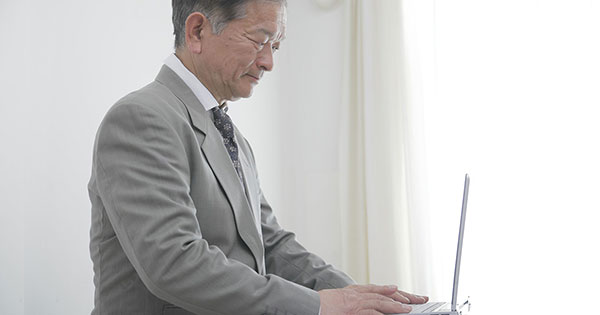 日本は主要先進国の中で最も高齢者が働いている国だ