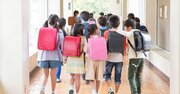 学童の待機児童1万5000人で親たちから悲鳴、需要に供給が追いついていない縦割り行政が背景に