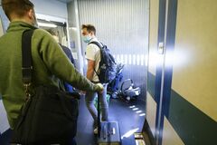 機内のマスク着用、米航空会社で対応に差