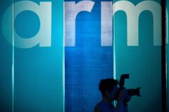 ソフトバンクGが抱える17兆円の英アーム問題