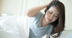 二日酔いの原因、実は謎!アルコール依存症の「プチ禁断症状」説も…名医が解説