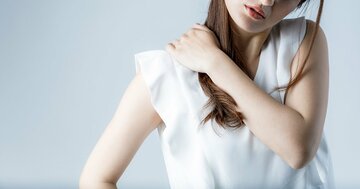 デスクワークで肩がこる!上腹が出ている! という悩み用朝10秒、布団の中の習慣とは?