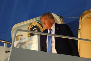 トランプ氏、イランに「無条件降伏」求める