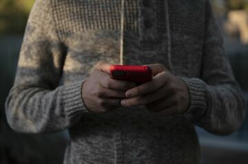 新興SNS「パーラー」、保守派の反撃で急成長