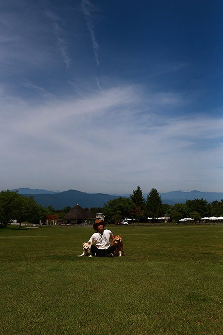 八ヶ岳移住後の著者と愛犬たち