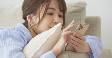 「スマホ時間を減らす」と決意する人ほど、結局見続ける「負のループ」が止まらないワケ