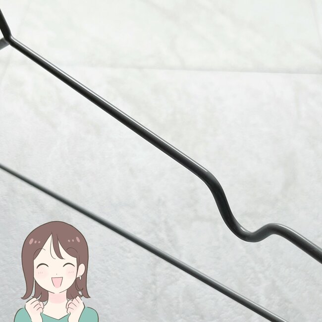 「80本以上購入した」無印良品の“天才ハンガー”服がすべりにくくて快適すぎる！「何本あってもいい！」「ノンストレスです」