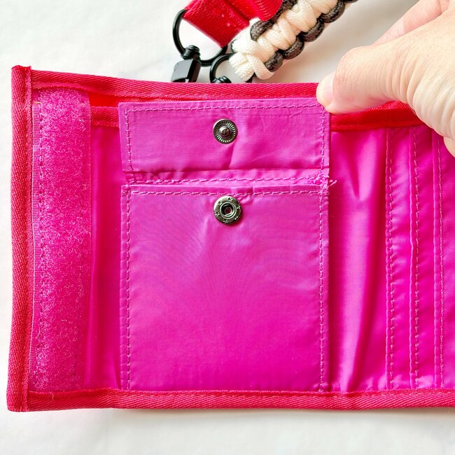 普通の財布に戻れないかも…！ニコアンドの「ナナメがけできるミニ財布」カギもカードも入って理想的すぎる！