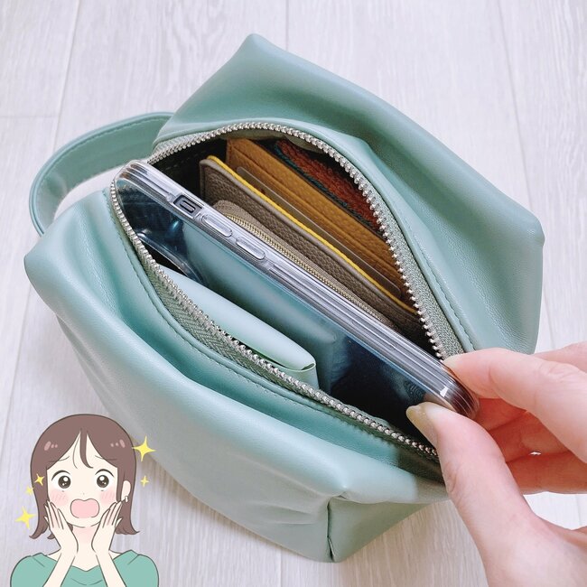 通院セットがまるっと入った！3COINSの「ガバッとひらくミニバッグ」ころんとしたフォルムが可愛い！《購入レビュー》