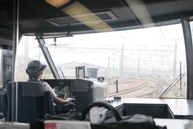 特急の女性運転士