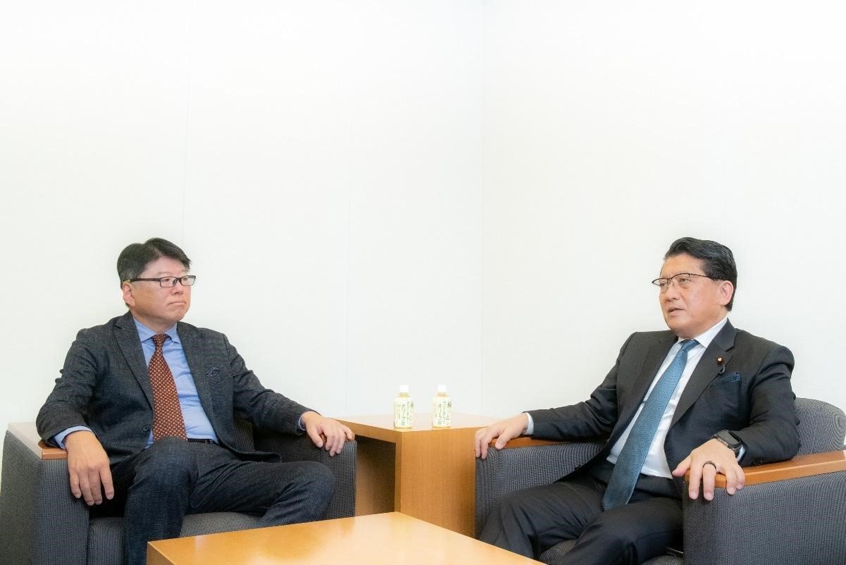 初代デジタル大臣・平井卓也氏が直言。日本の競争力復活のカギ、「誰一人取り残されないデジタル化」を実現するには