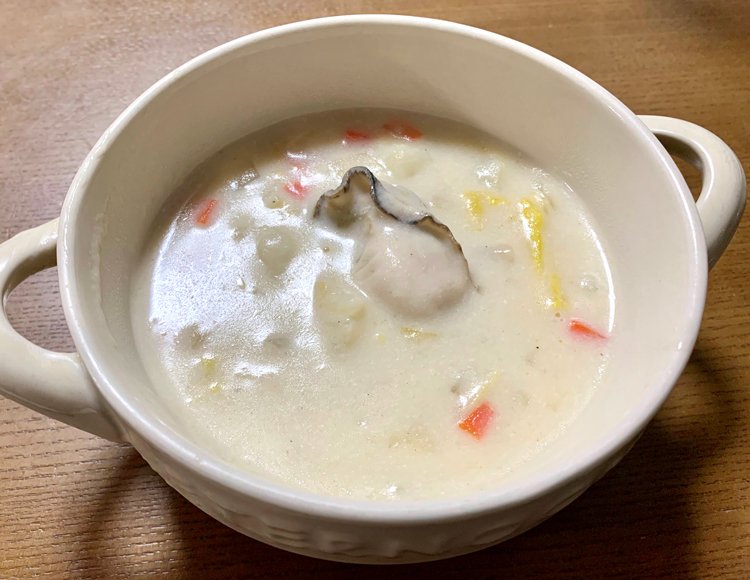 【簡単おつまみ】今が旬!絶品「牡蠣のクラムチャウダー」が冷えた体にしみる