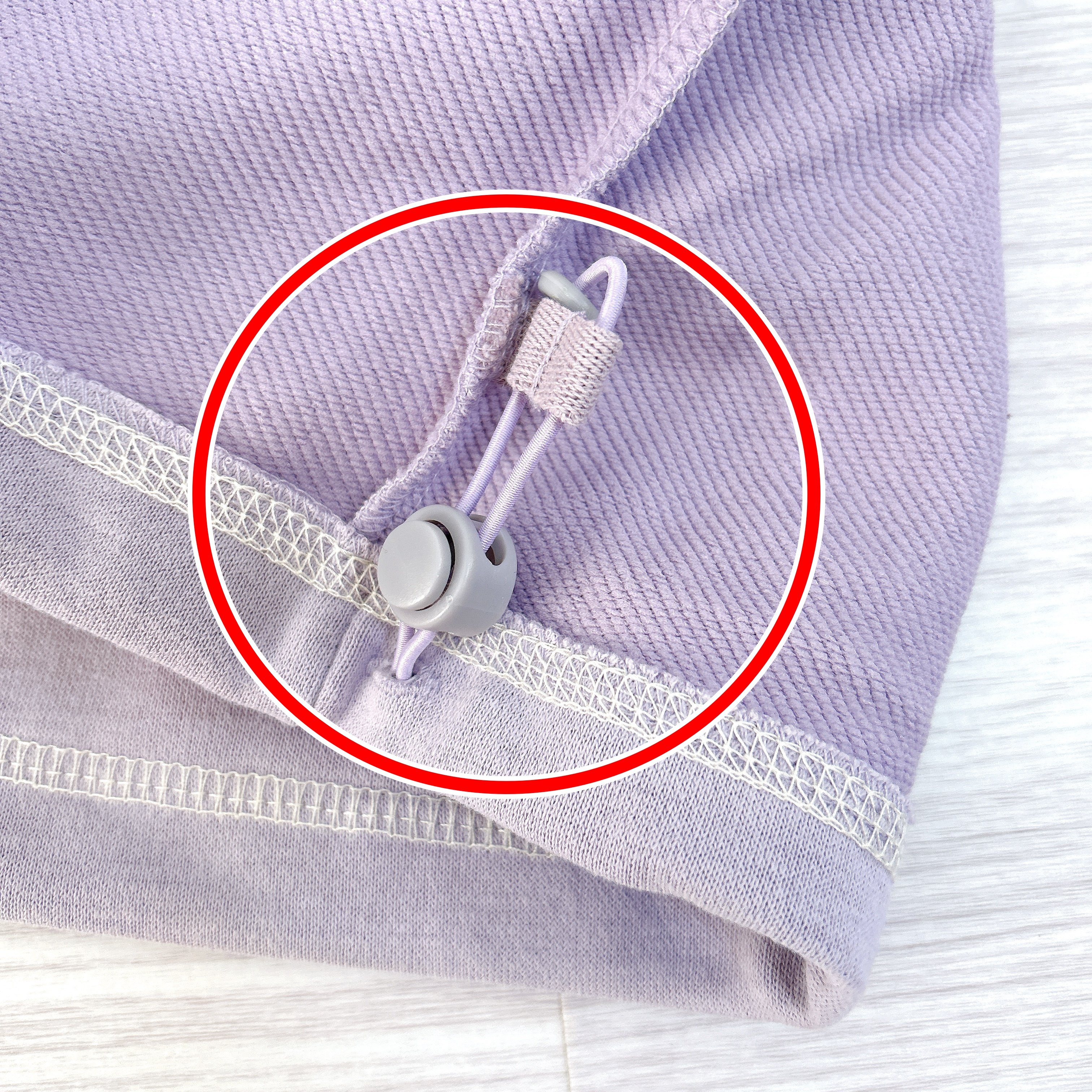 「家事で水が跳ねてもすぐ乾く」「本当に買ってよかった」ワークマンの“水を弾くスウェットパンツ”コーヒーの汚れも防いで天才！「公園遊び怖くないです！」