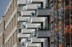 急騰する世界の住宅価格、リスクは株を上回る