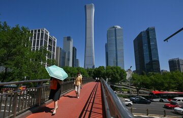 中国の二極化経済、ハイテク分野の成功と国内不振