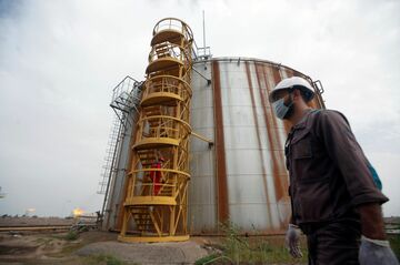 OPECプラス、大幅増産見送り　原油7年ぶり高値に