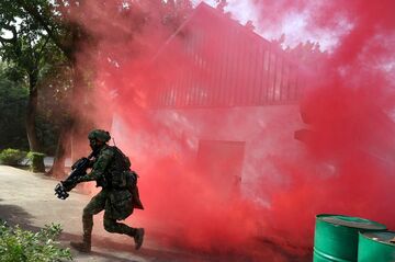 ウクライナ侵攻、台湾市民が問われる「自己防衛」
