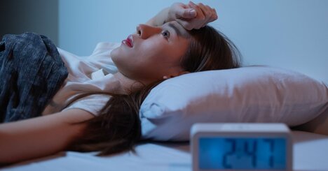 【寝ても疲れがとれない】腰痛・肩こりを引き起こす“寝てはいけない姿勢”とは？