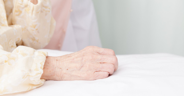 日本の病院ではなぜ「老衰死」ができないのか？