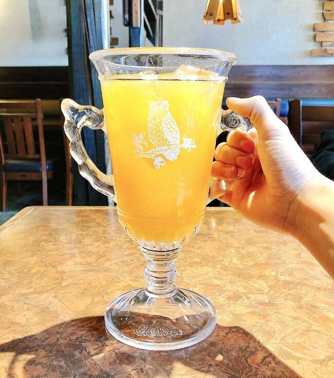 「想像の3倍デカい」「店員さんも半笑い」びっくりドンキーの“衝撃メニュー”あまりのボリュームに笑っちゃった！「ワンピースでしか見たことない」