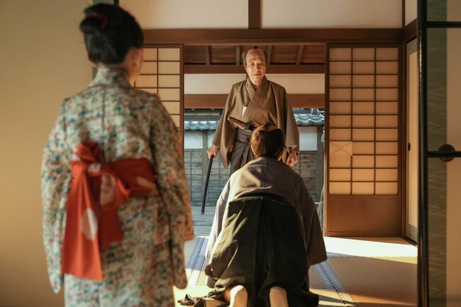 めちゃ高いけど…元取れるの？「小学校に100年通える」600円の高額ウサギで一獲千金ねらう父〈ばけばけ第3回〉