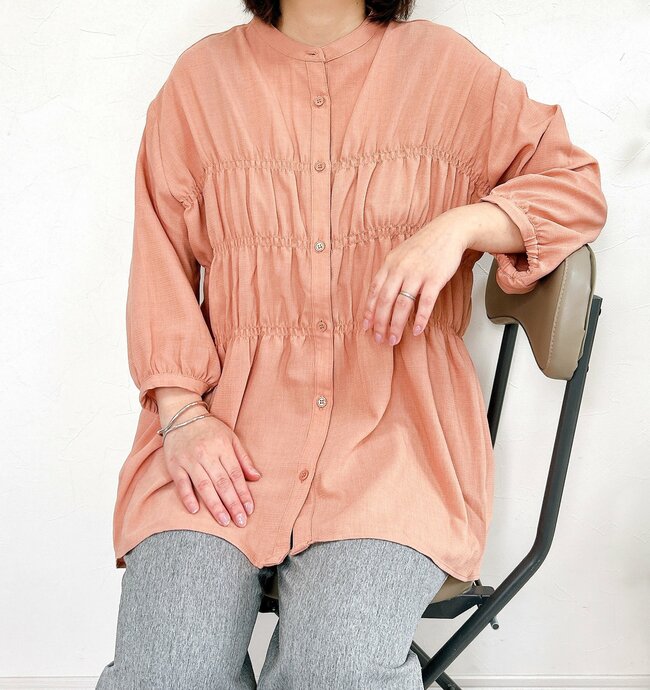 【ワークマン】華やかで大人かわいい！2300円の「着痩せトップス」お尻をまるっと隠せて、体型カバーもばっちり！