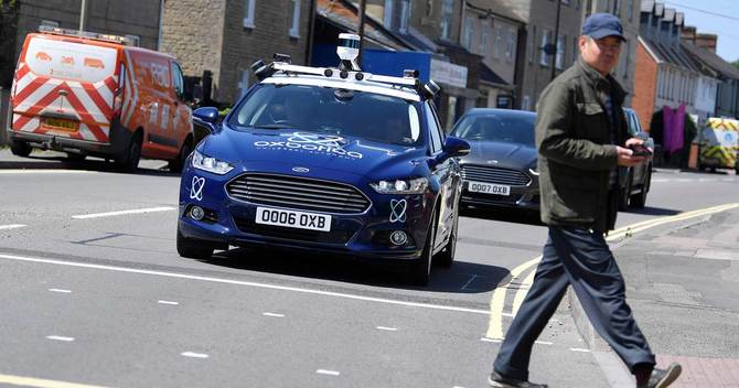 グーグル系ウェイモの自動運転タクシー