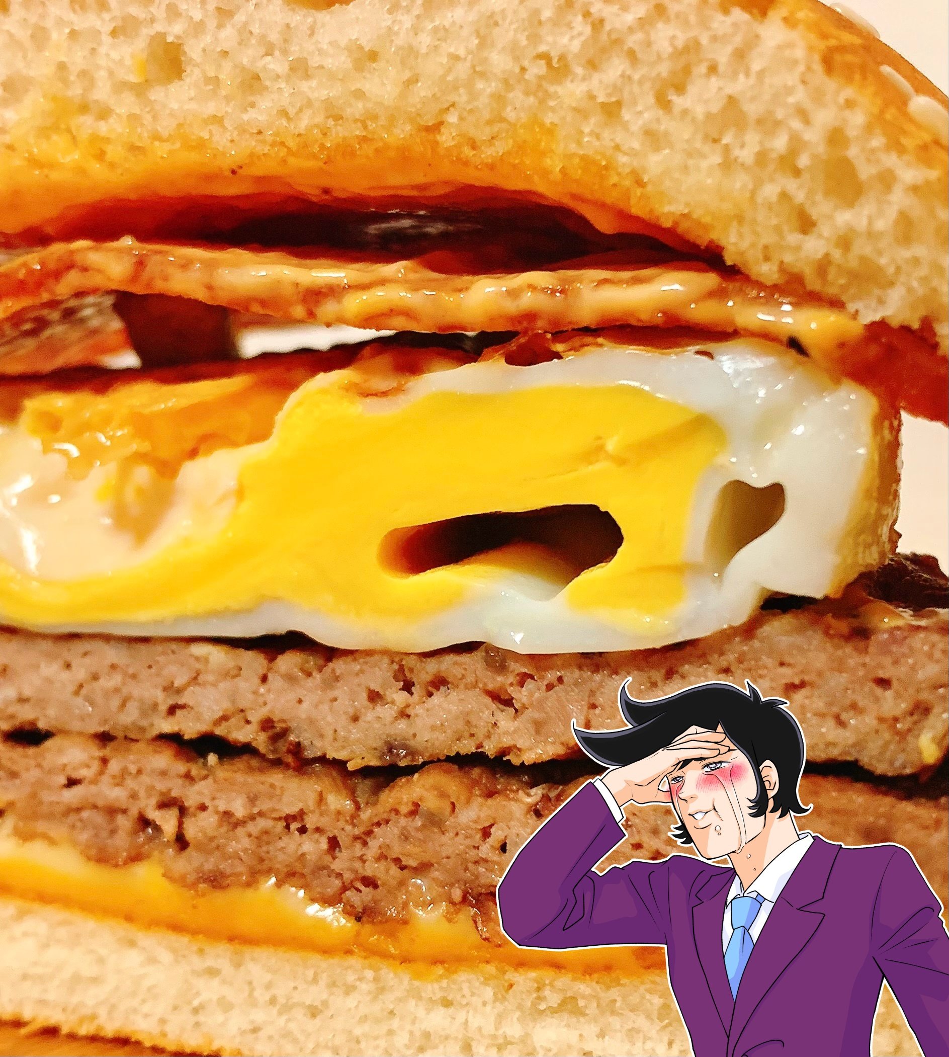 【マック】「ばかウマでした」17時から頼める“やけくそバーガー”肉もチーズも入れすぎだよ！「マジでお昼も食べたい」「満腹になりました」《実食レビュー》