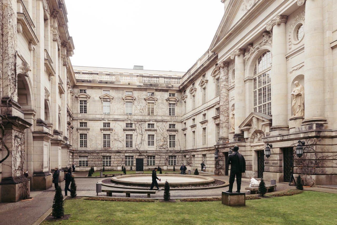 米国人「大脱出」 海外移住が記録的水準に