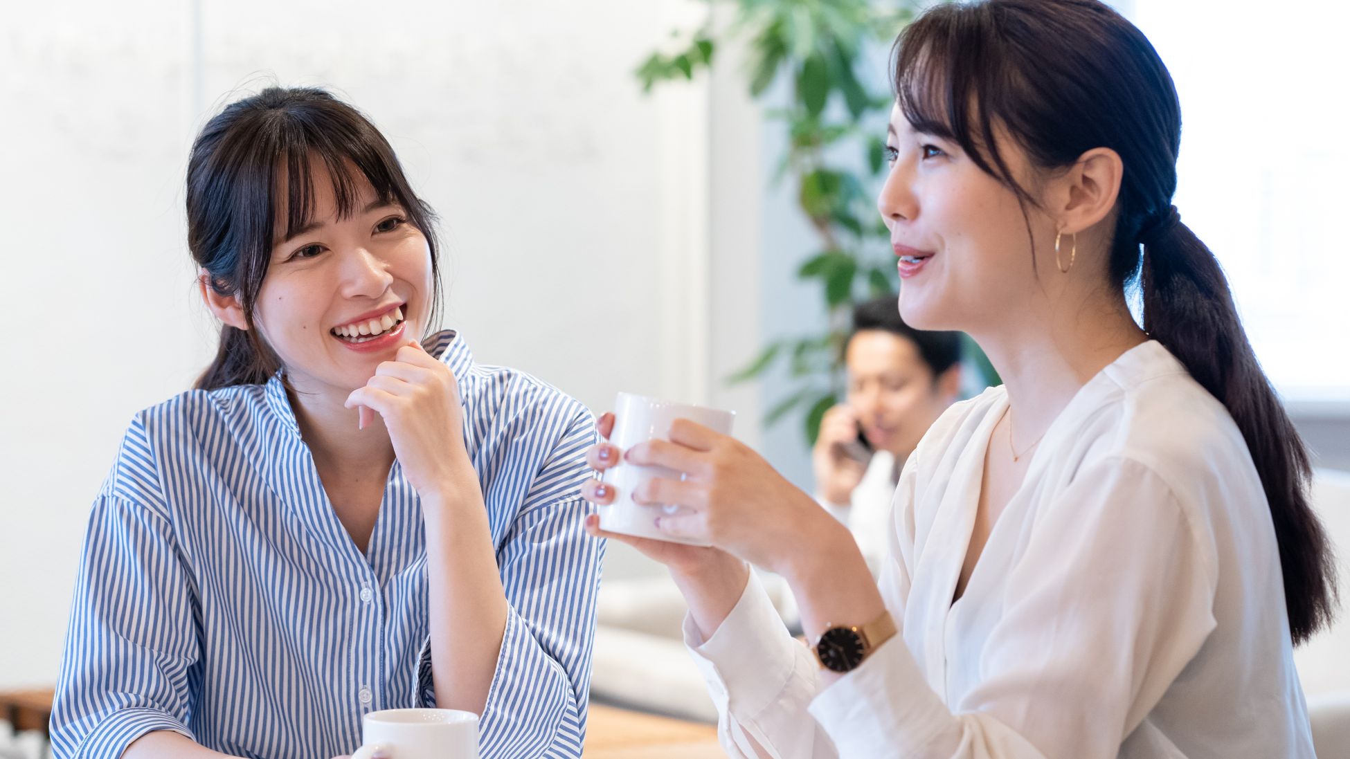 コミュ力の高い女性たち