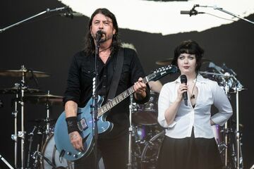 ロックスターの最新トレンド、わが子と共演
