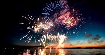 「スマホにくぎ付け」はNG!? 花火大会で運気を上げるコツ【神様は見ている】