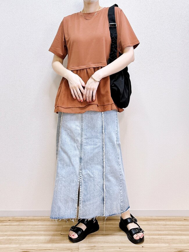 「3色購入しました」ハニーズの“着痩せトップス”すぽんと着るだけでカワイイ!「体型を隠せる」「今までにない形でかわいい」「洗濯してもすぐ乾くので大好きです」《購入レビュー》