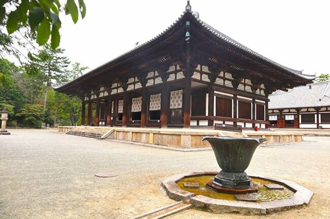 「古都奈良の文化財」のひとつとして世界遺産に登録されている