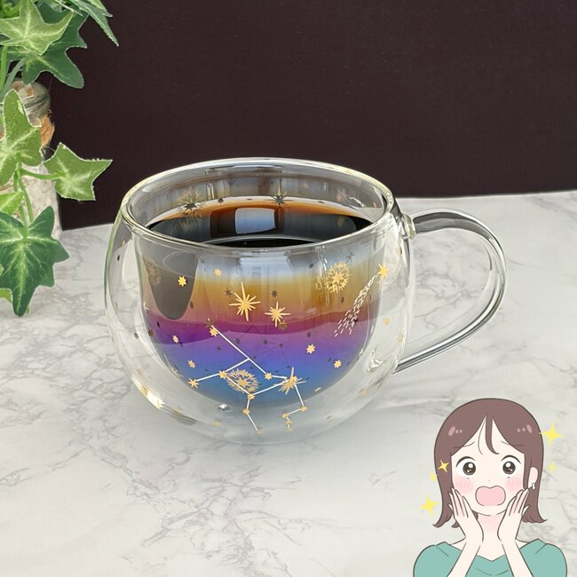 「一目惚れして購入」アフタヌーンティーの“星空みたいなガラスマグ”うっとりする美しさ!「可愛すぎる」「見るだけで癒されます」