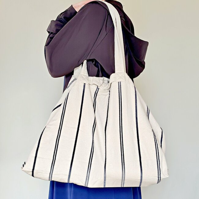 2泊分の荷物がすっぽり！無印良品の“1290円トートバッグ”荷物がポンポン入って楽ちんすぎる！「文句なしの可愛さ」「購入して良かった」「お気に入りです」《購入レビュー》